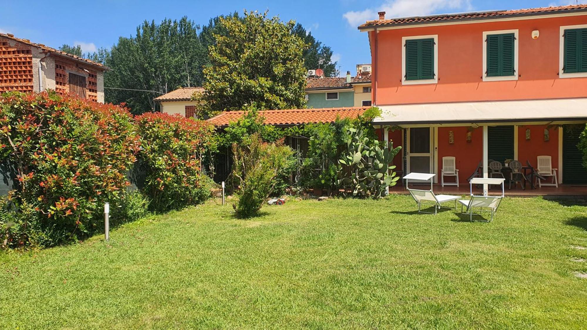 La Casa Delle Buone Letture Villa Lucca Esterno foto