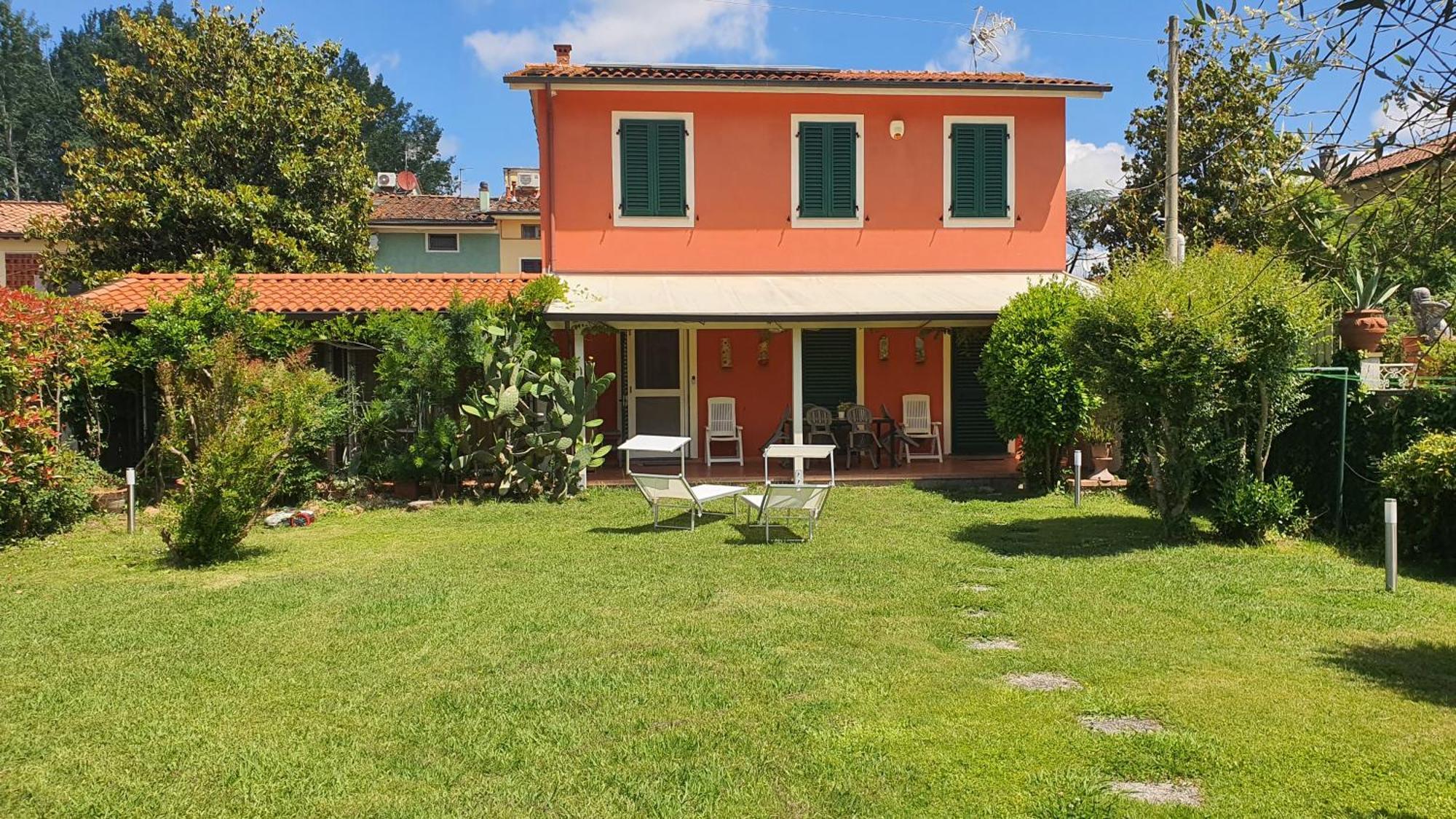 La Casa Delle Buone Letture Villa Lucca Esterno foto