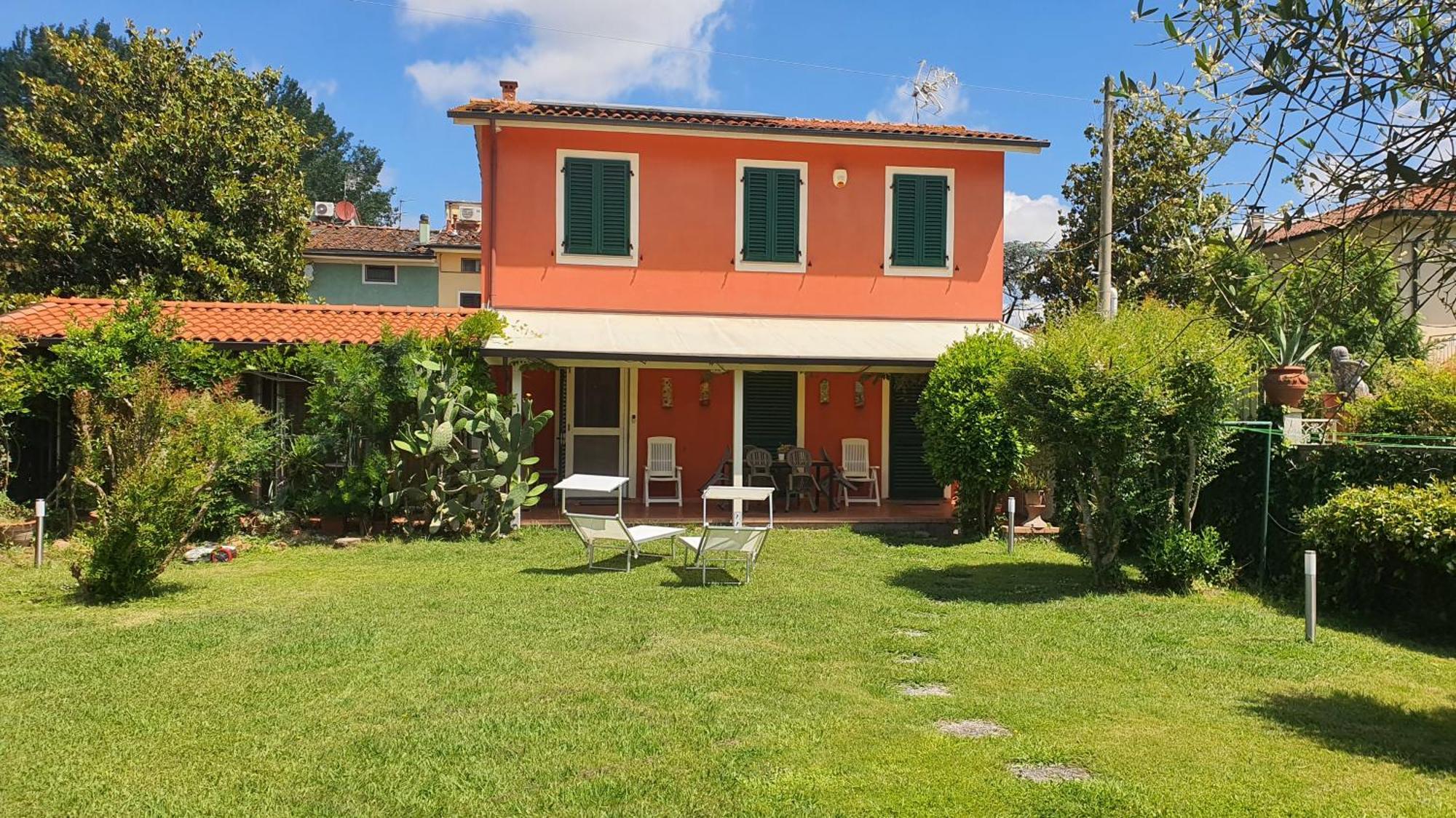La Casa Delle Buone Letture Villa Lucca Esterno foto